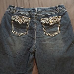 Cato Brand size 20 Capri